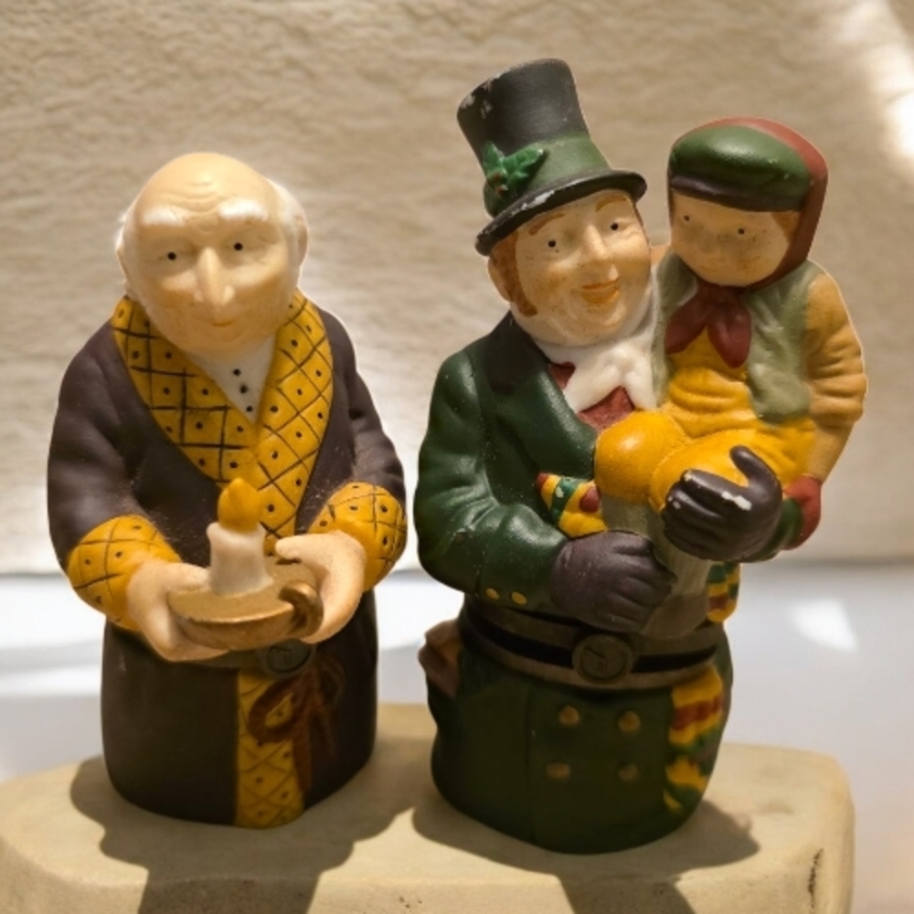 Department 56 Dickens’ Village Figurines – Set of 2 (Slightly Distressed)